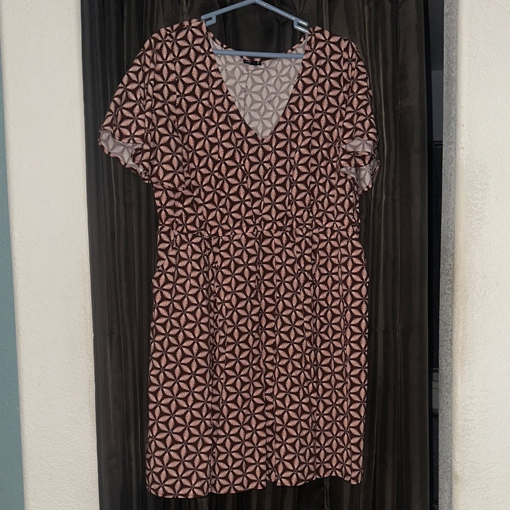 Torrid size 2 Geometric Patterned midi pocketed Dress
